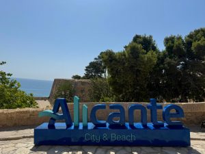 Rekordbesuch am langen Wochenende: 325.000 Touristen in Alicante