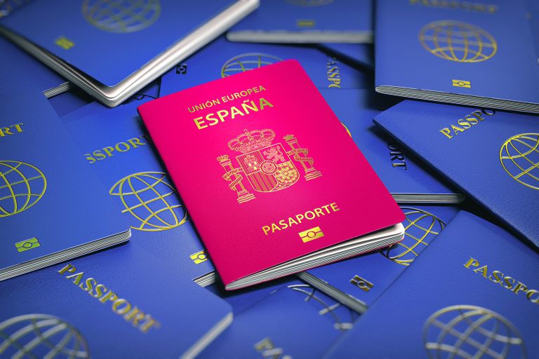 La naturalisation en Espagne : opportunités et défis pour les résidents