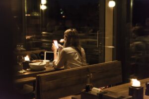 Digital Detox – warum weniger Bildschirm uns wirklich guttut