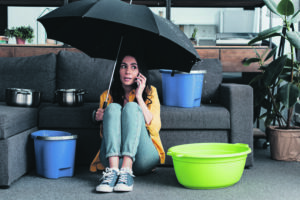 Wasserschäden durch Nachbarn richtig regeln