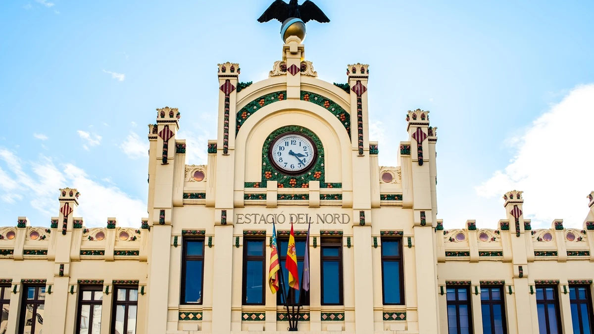Verano Joven 2026: Günstiger mit Bahn und Bus durch Spanien