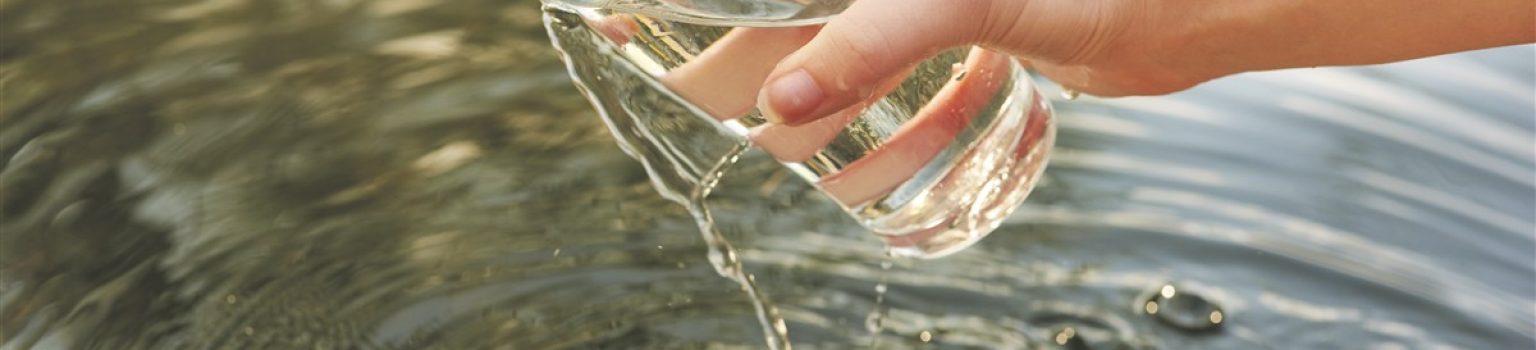 Von Dénia bis Benidorm: So organisiert die Costa Blanca Wasser-Kreisläufe, Entsalzung & Wiederverwendung für eine nachhaltige Zukunft.